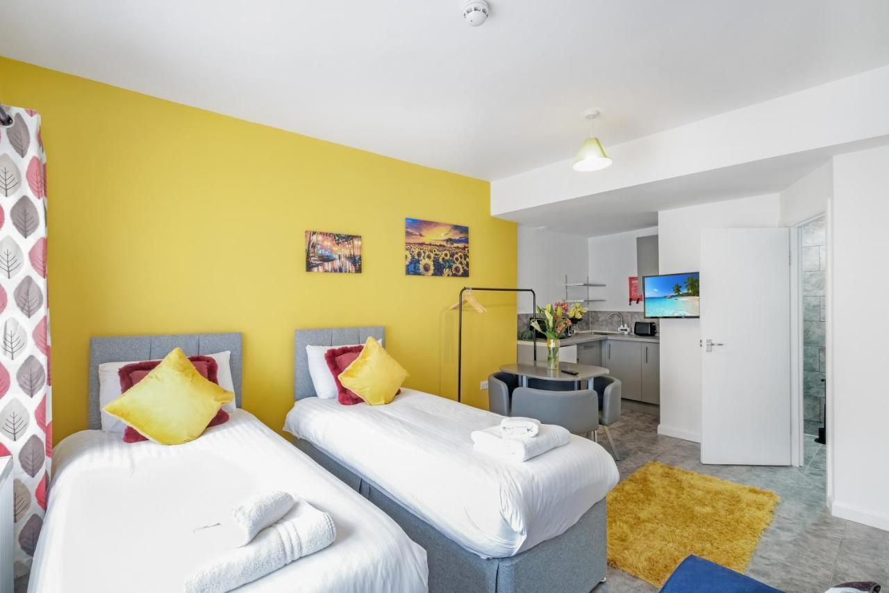 Fernbank Studios Sudbury Hill Harrow Self-Contained Studios With En-Suite Wembley Exterior foto